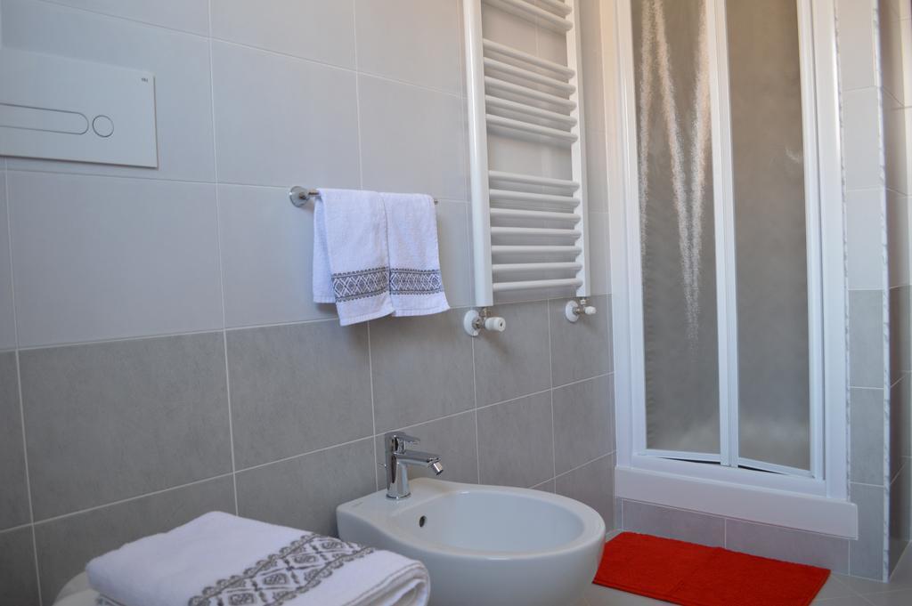 L'Orchidea Di Ale Bed and Breakfast Tivoli Terme Rum bild